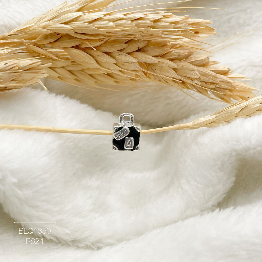 Berloque Mala Preta Viagem Passador Esmaltado Prateado